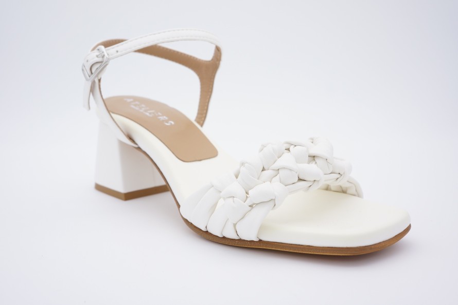 Sandals Shoe Spice Boutique | Ateliers