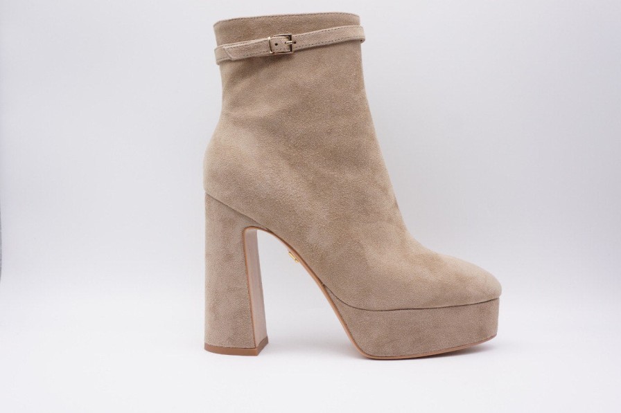 Boots Shoe Spice Boutique | Lola Cruz